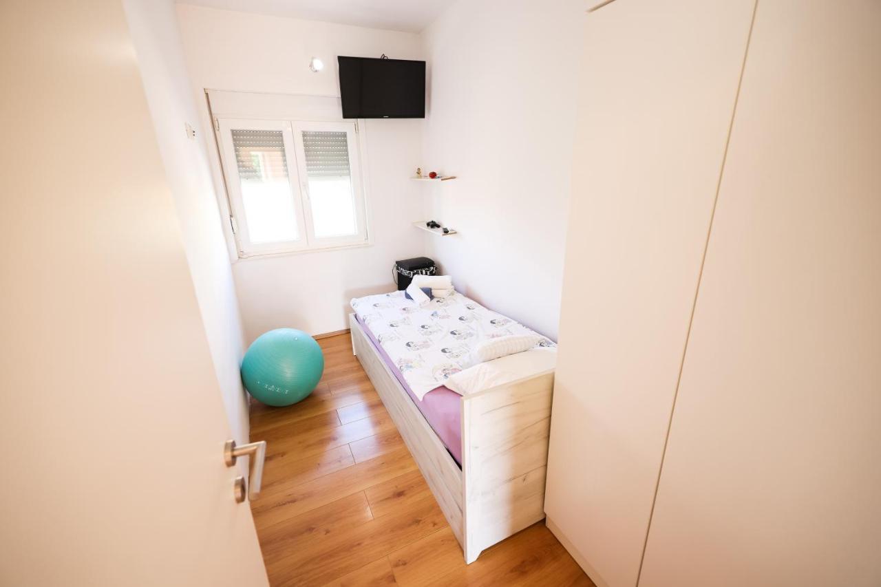 Heder Apartament *