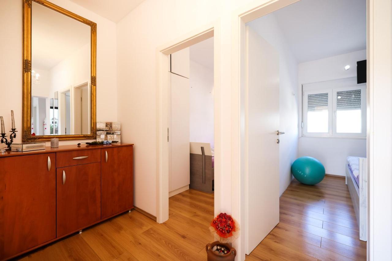 Apartment Heder